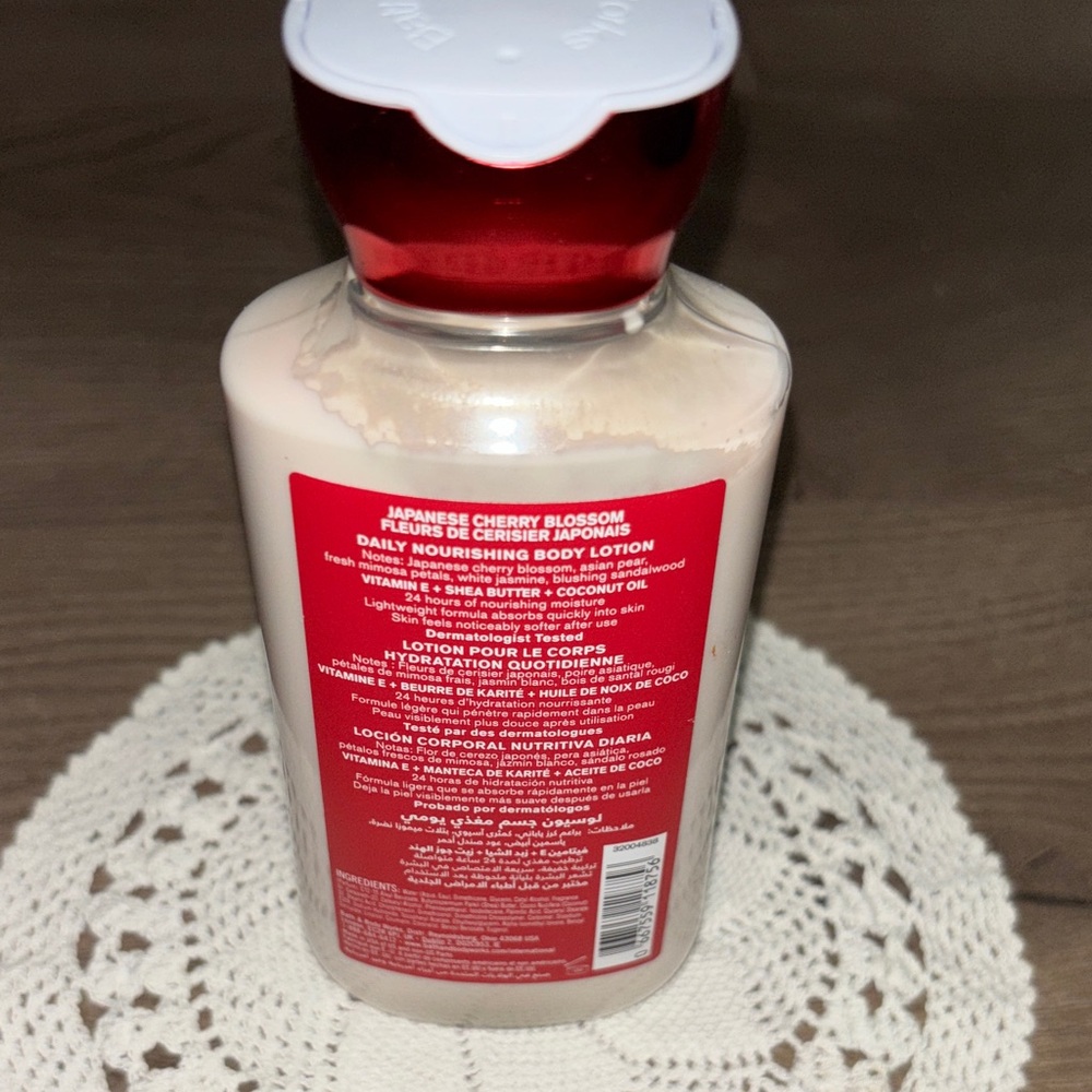 Bath & Body Works Japanese Cherry Blossom Lotion — Red - Picture 4 of 4